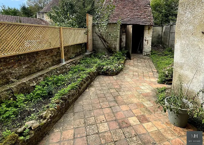 Maison Pittoresque Avec Jardinet