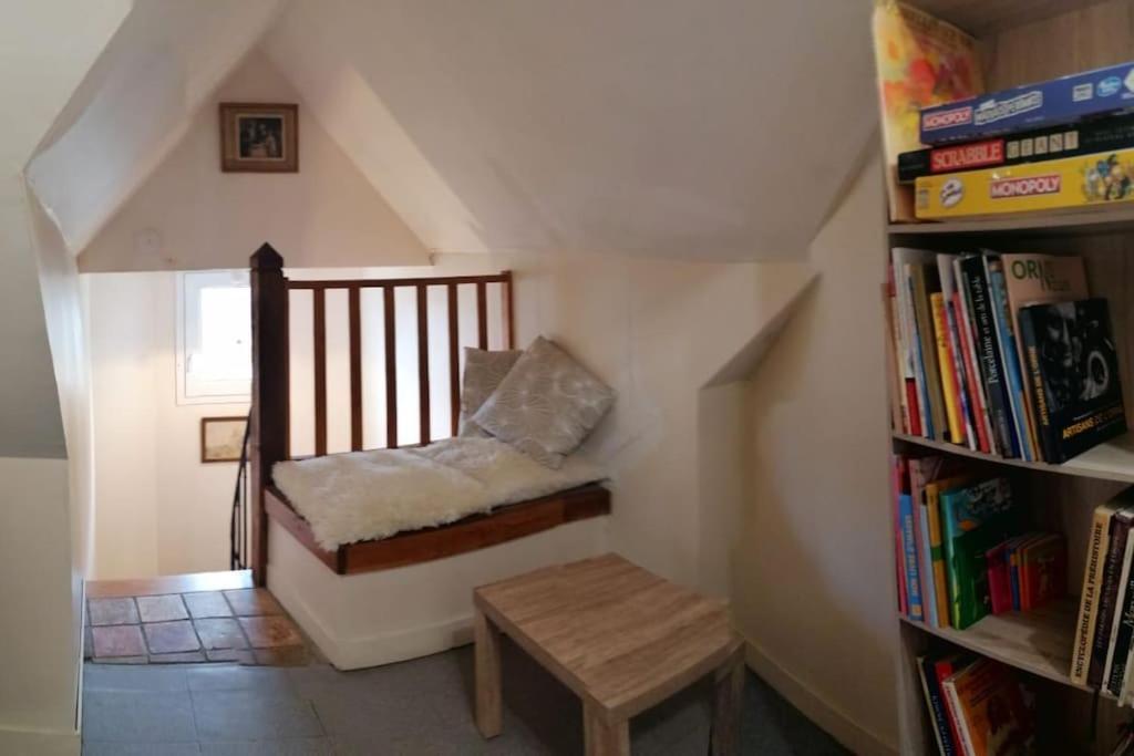 Ferienhaus Maison Pittoresque Avec Jardinet Mauves-sur-Huisne