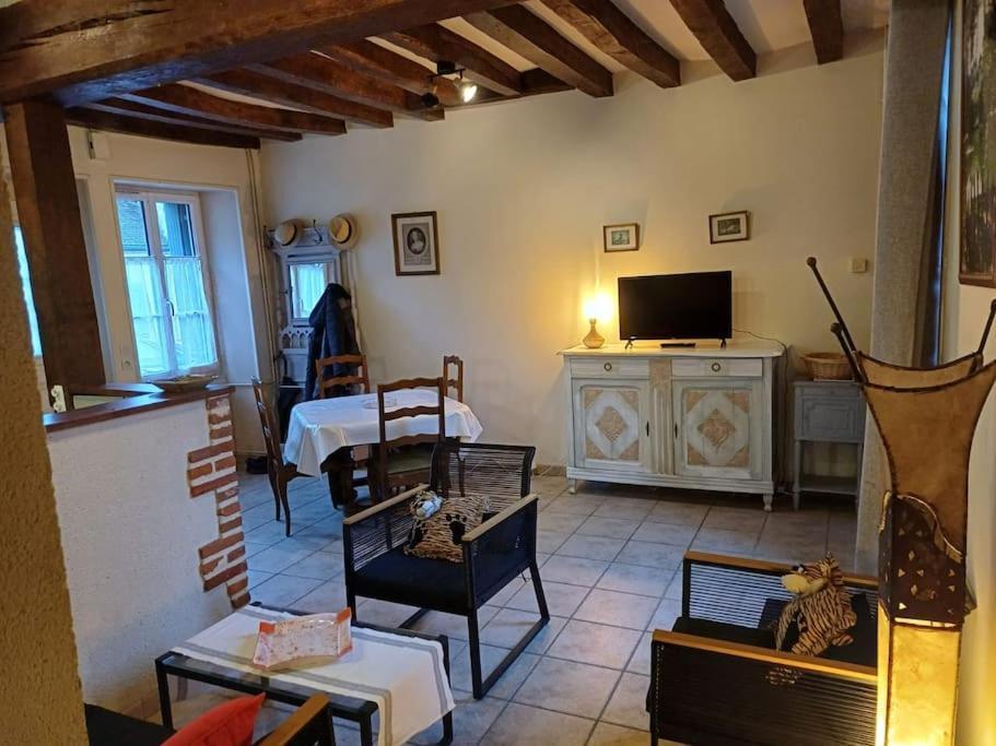Maison Pittoresque Avec Jardinet Holiday home Mauves-sur-Huisne